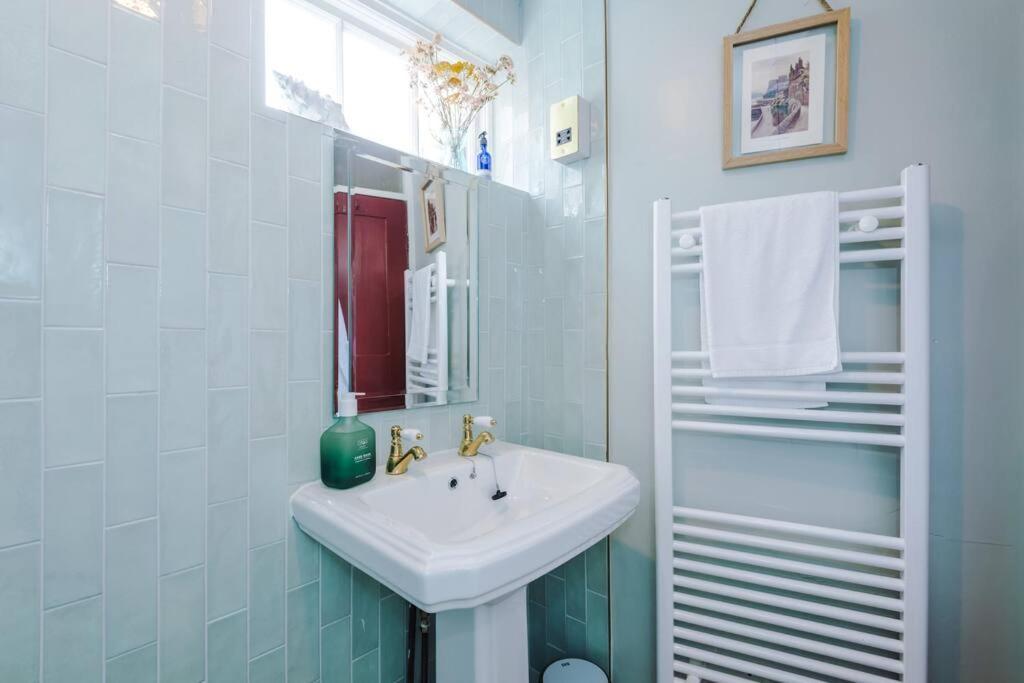 Rustic Chester Cottage Near Shops & Terrace Bagian luar foto